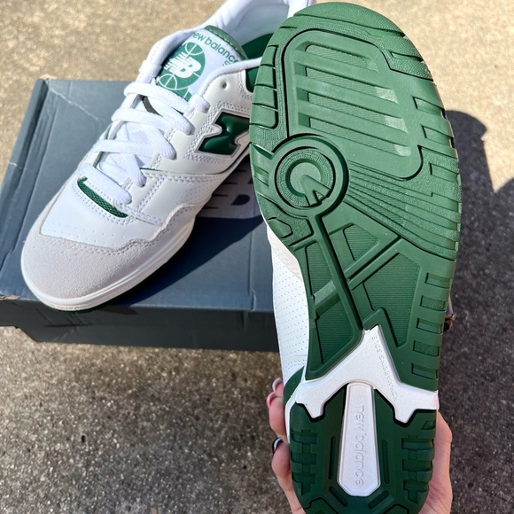 NEW IN BOX New Balance 500 ‘White Green’ - Picture 2 of 4